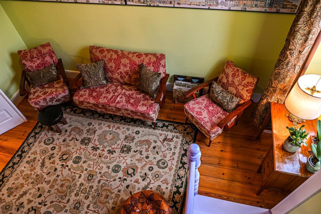 Vintage Balcony 4*